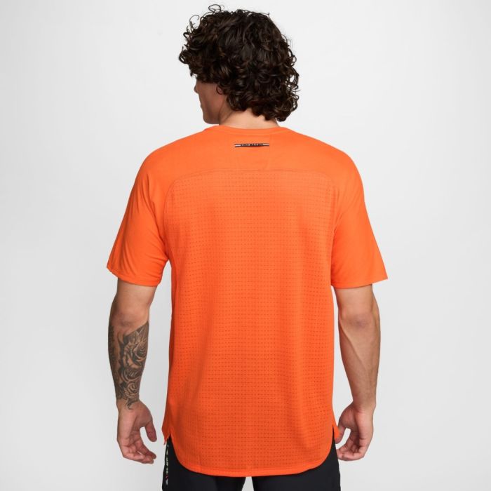 Nike Herre T-shirts Dri-FIT ADV Solar Chase SS Tee Orange