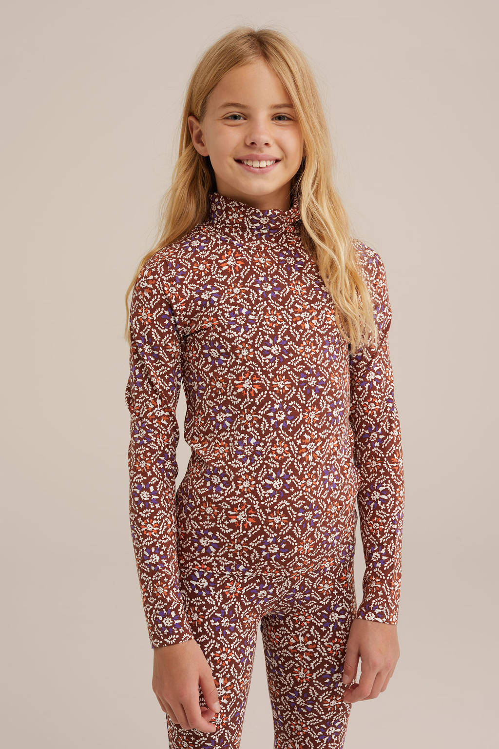 WE Fashion longsleeve met all over print bruin/oranje/paars