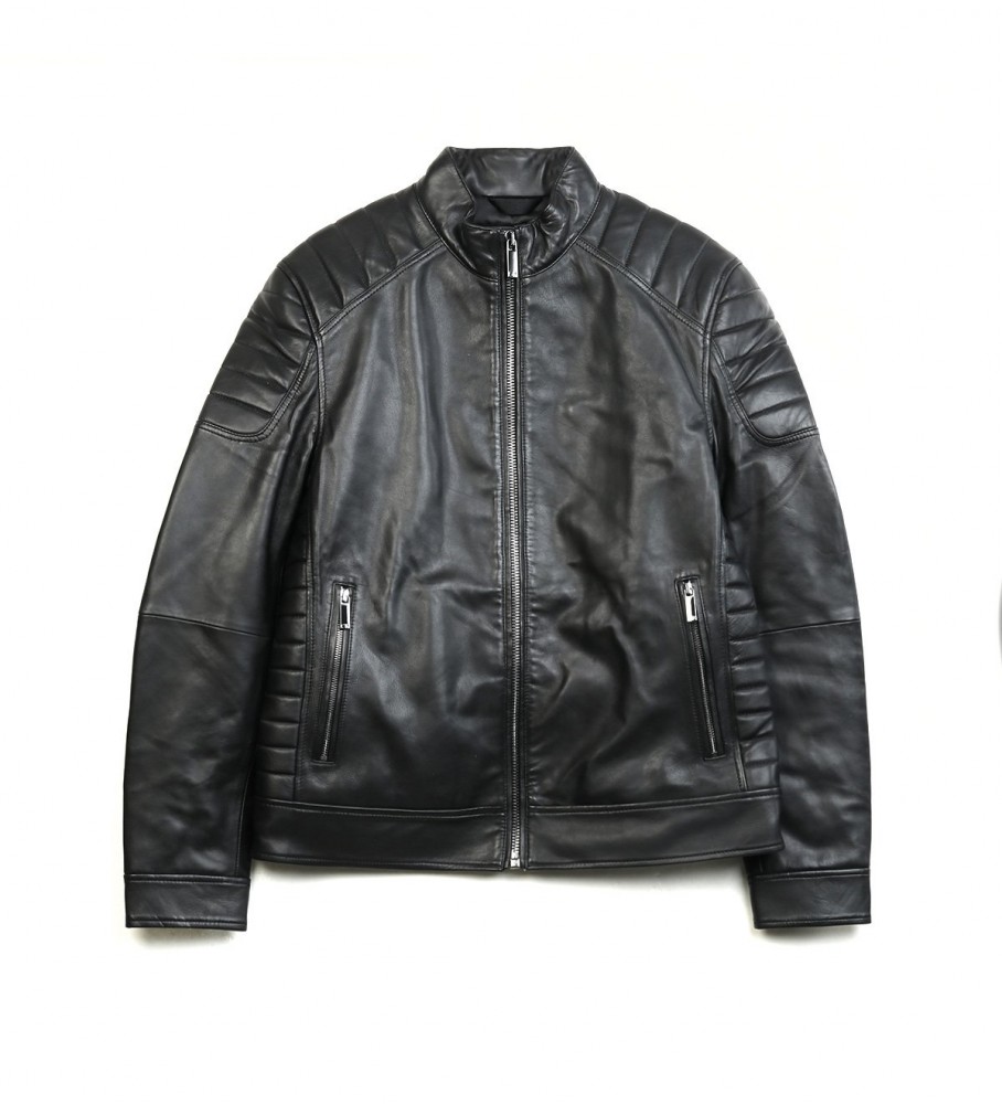 Jaqueta de couro napa preta estilo motociclista da Calvin Klein
