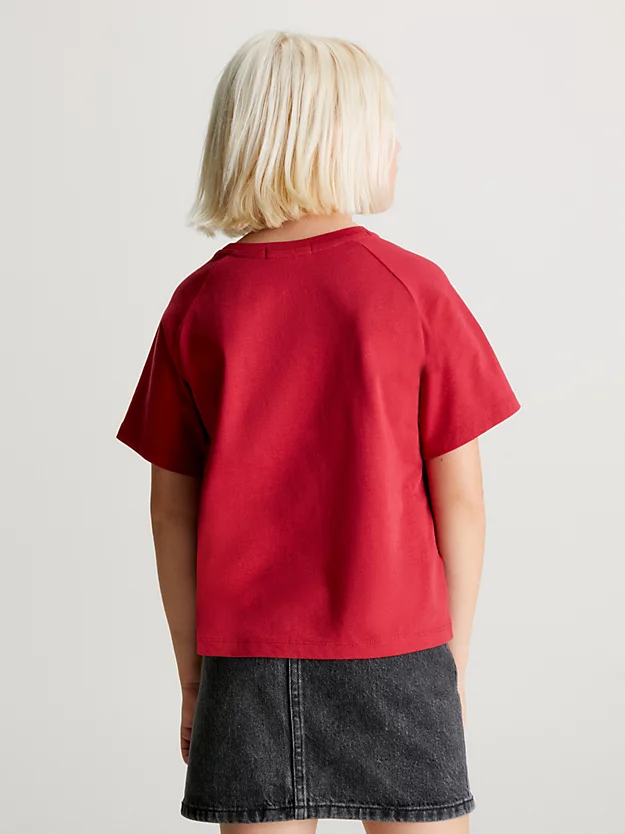 Camiseta com logo de corte quadrado