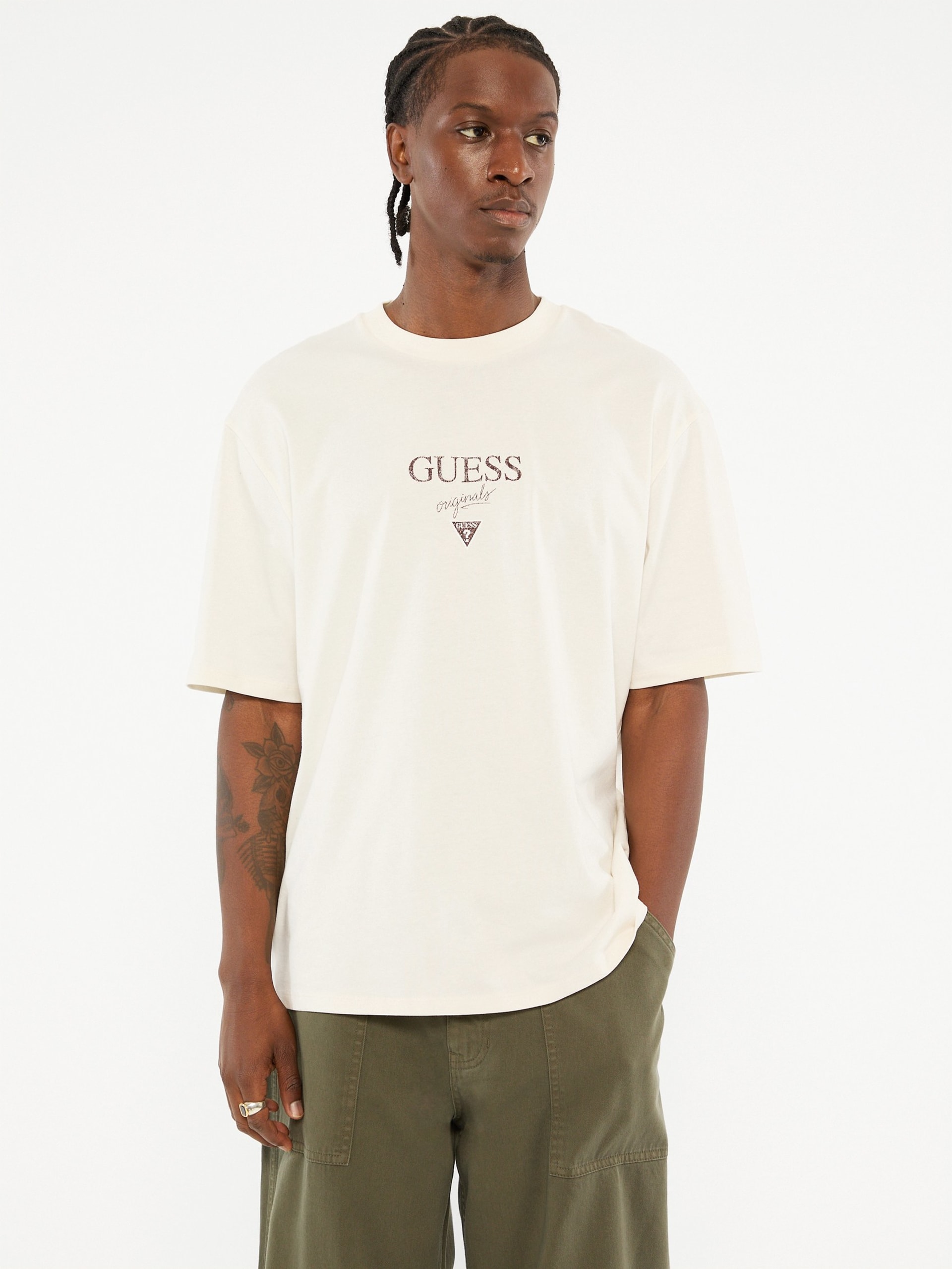 Camiseta GUESS Originals com o logo Baker