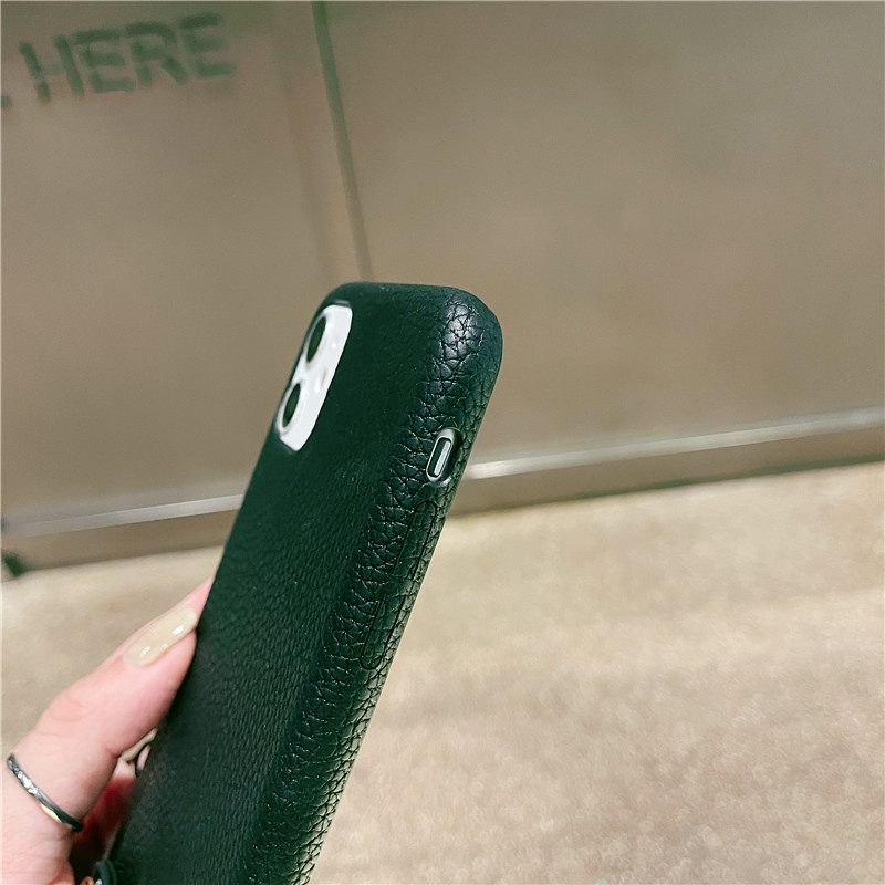 iPhone 11 Necklace Leder Schutz Hülle   Handykette (140cm) - Grün