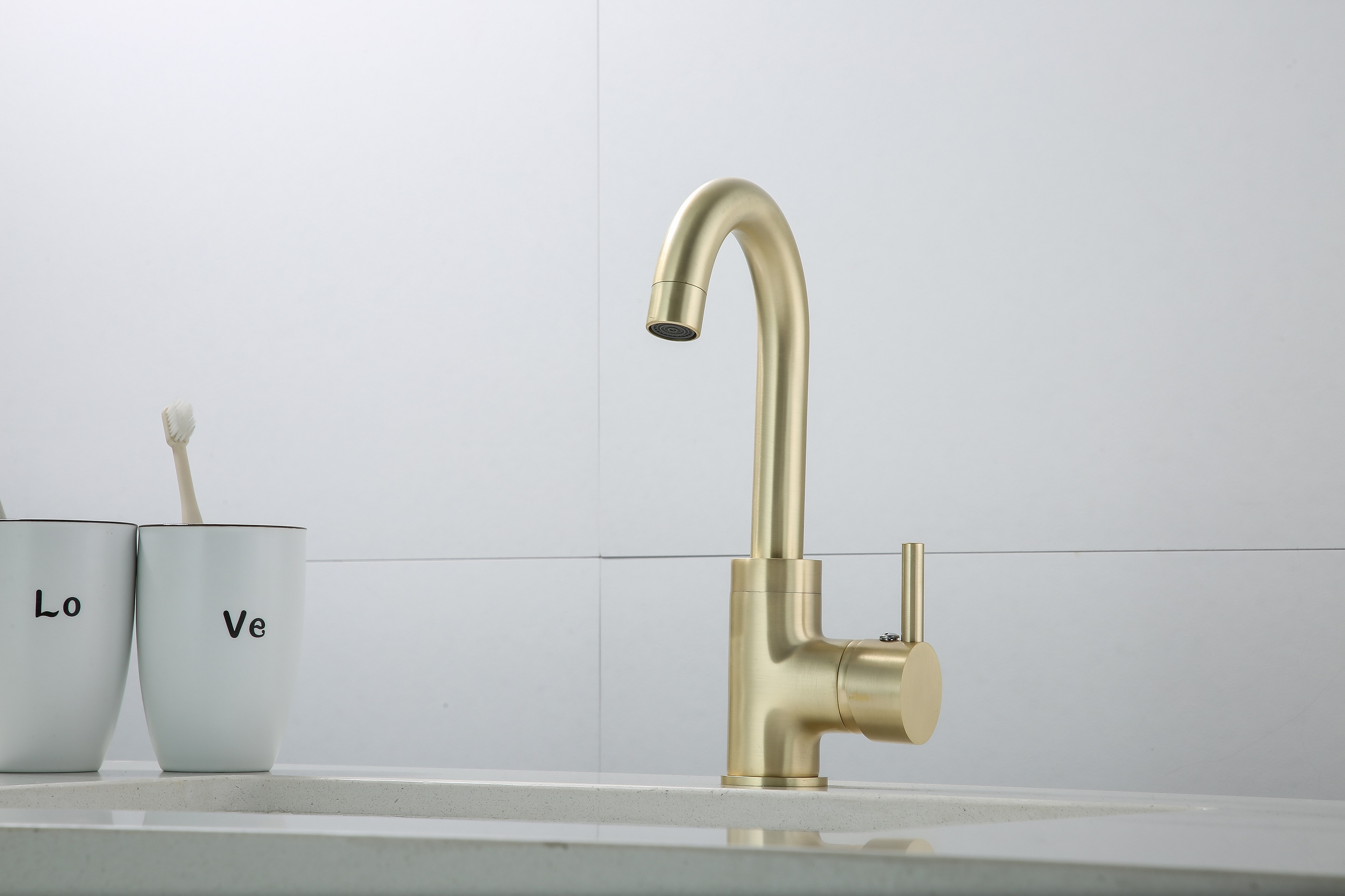 Saniclear Brass matrix wastafelkraan geborsteld messing / mat goud