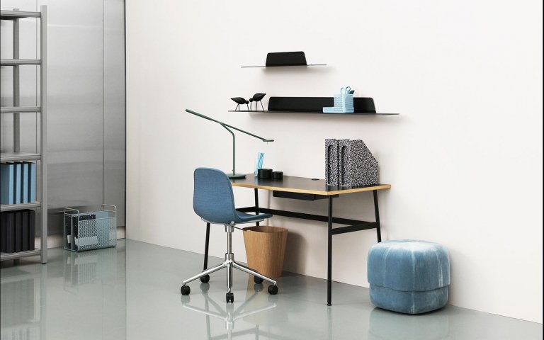 Normann Copenhagen Form Chair bureaustoel met zwart onderstel, Ultra Leather 41599 zwart