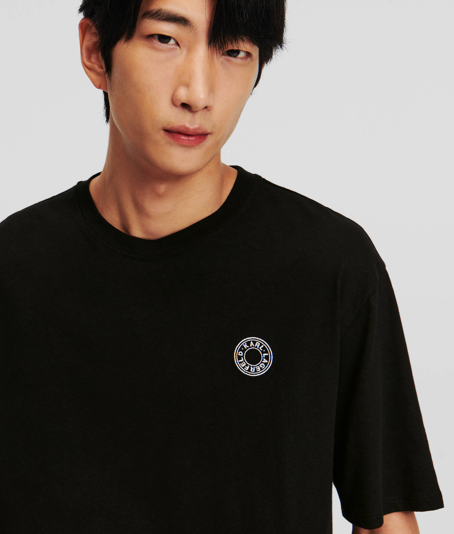 T-SHIRT À PETIT LOGO ROND