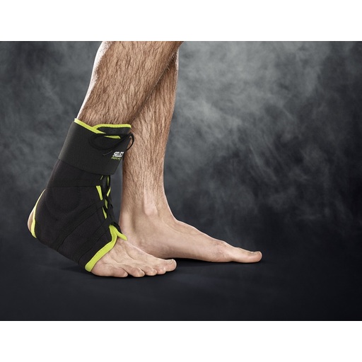 Selecione o suporte para os pés com cadarço.
