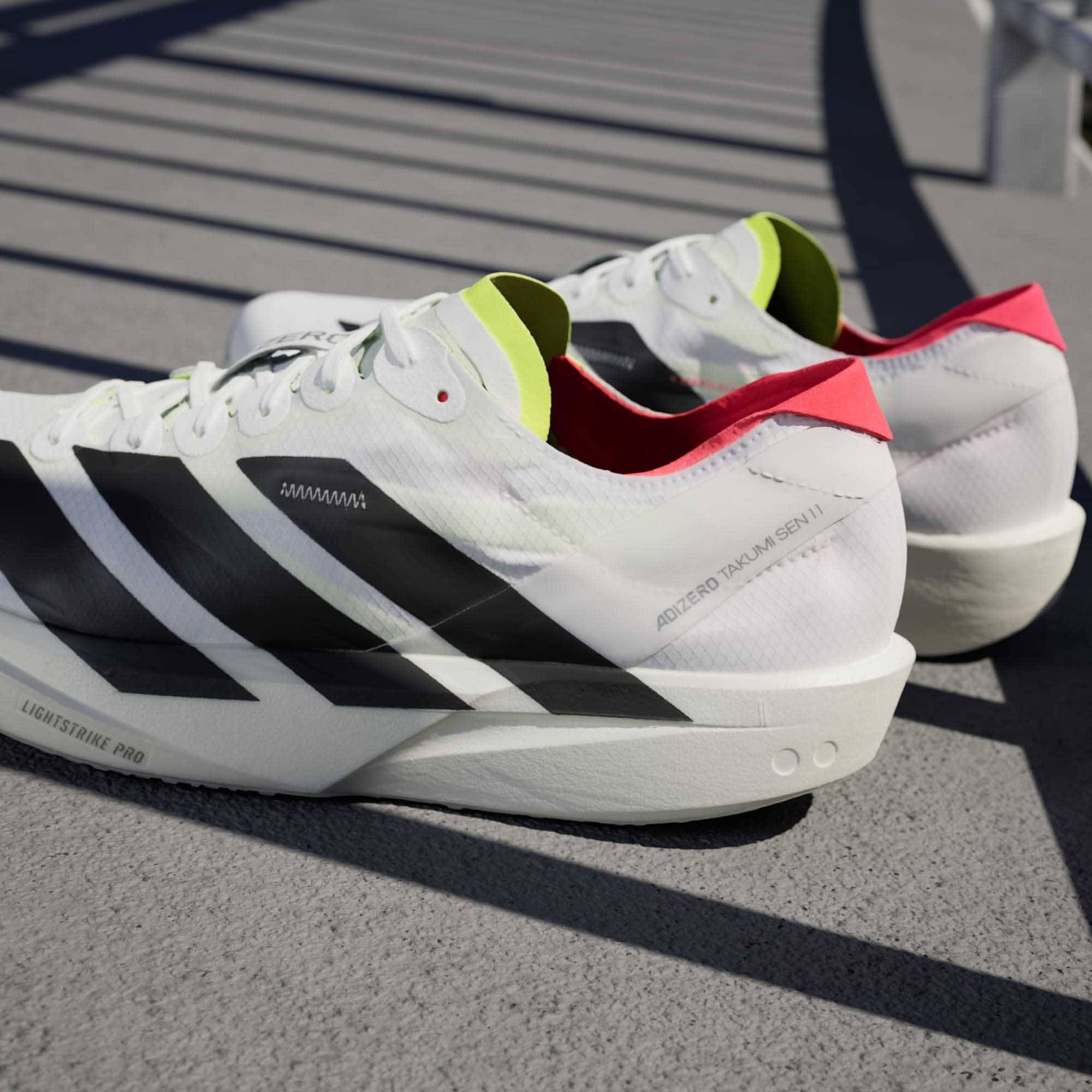 Adizero Takumi Sen 11 Herre Cloud White/Core Black/Lucid Red