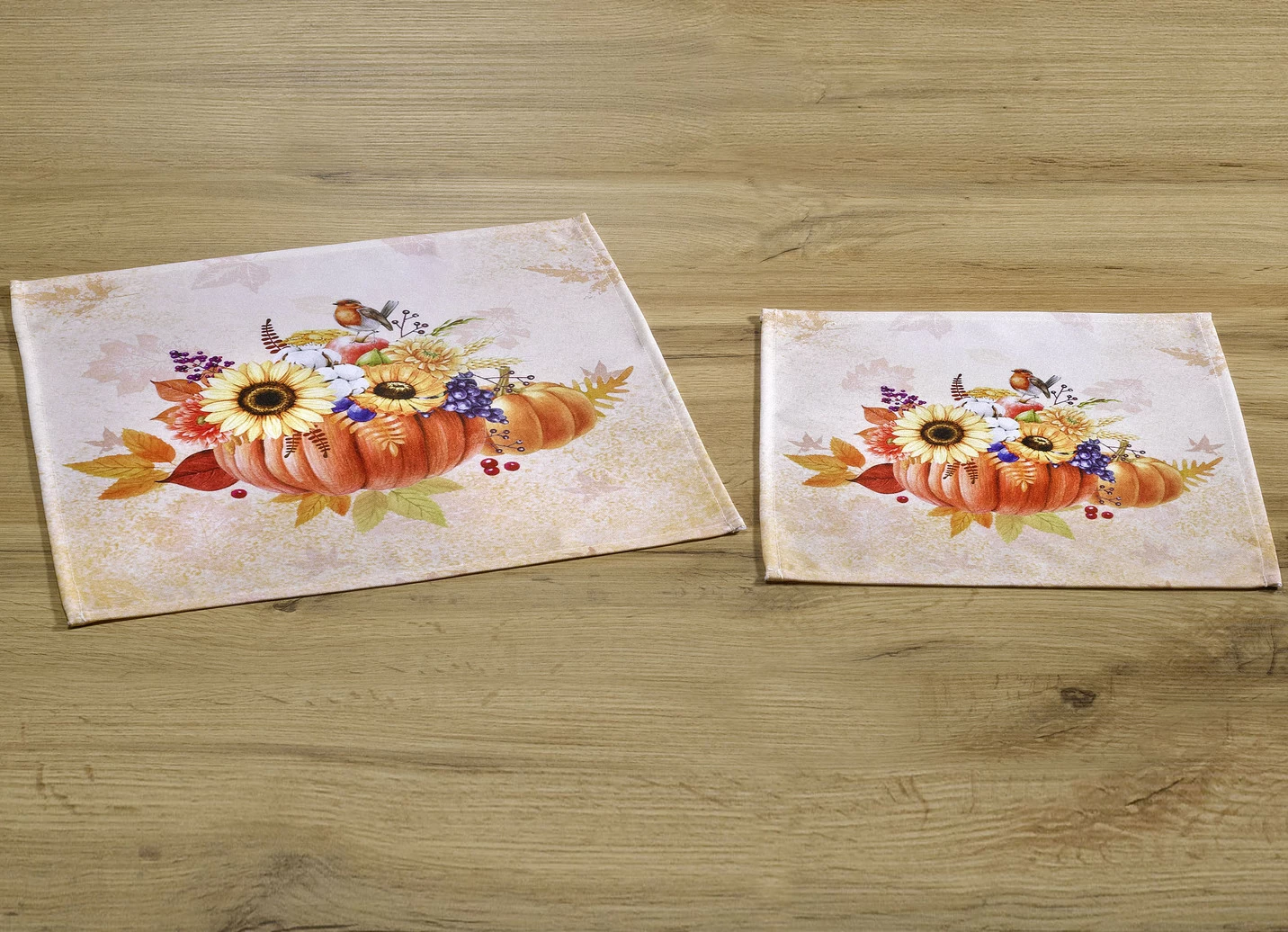 Tisch- und Raumdekoration mit herbstlichen Motiven