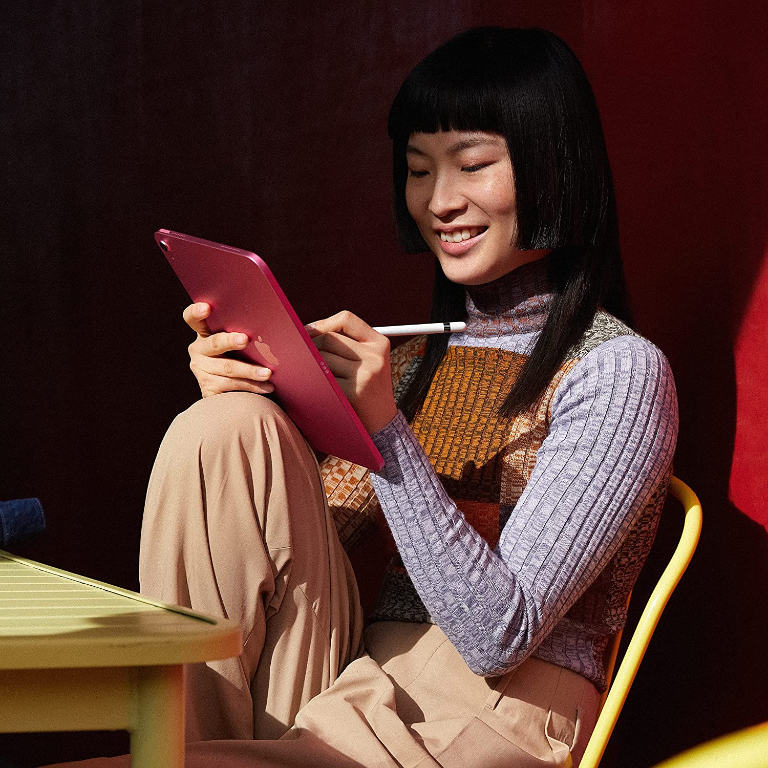 Apple iPad (10ª geração): com chip A14 Bionic, tela Liquid Retina de 10,9 polegadas, Wi-Fi 6, câmera frontal de 12 MP e câmera traseira de 12 MP, Touch ID, bateria para o dia todo.