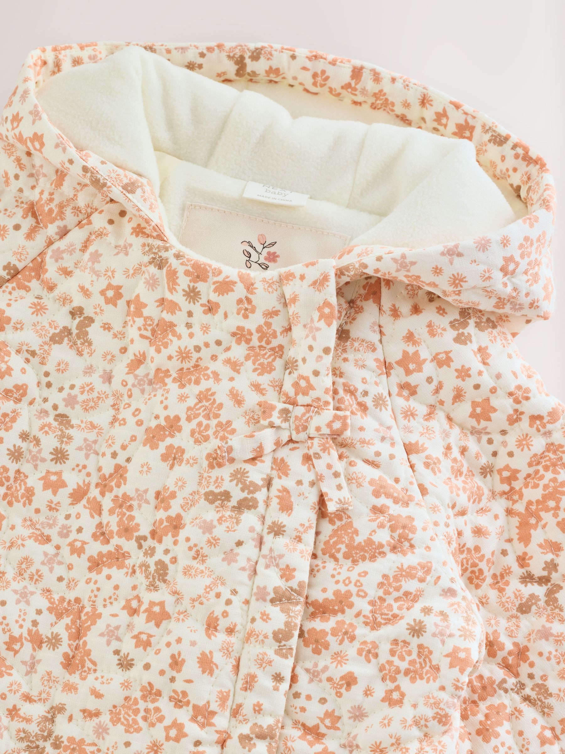 Ecru bloemenprint - Baby kinderwagenpak met kreukeltextuur en capuchon (0mnd -2jr)
