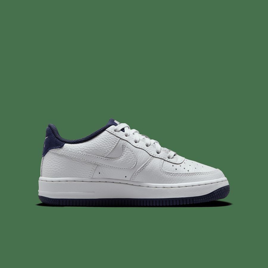 Nike Air Force 1 LV8