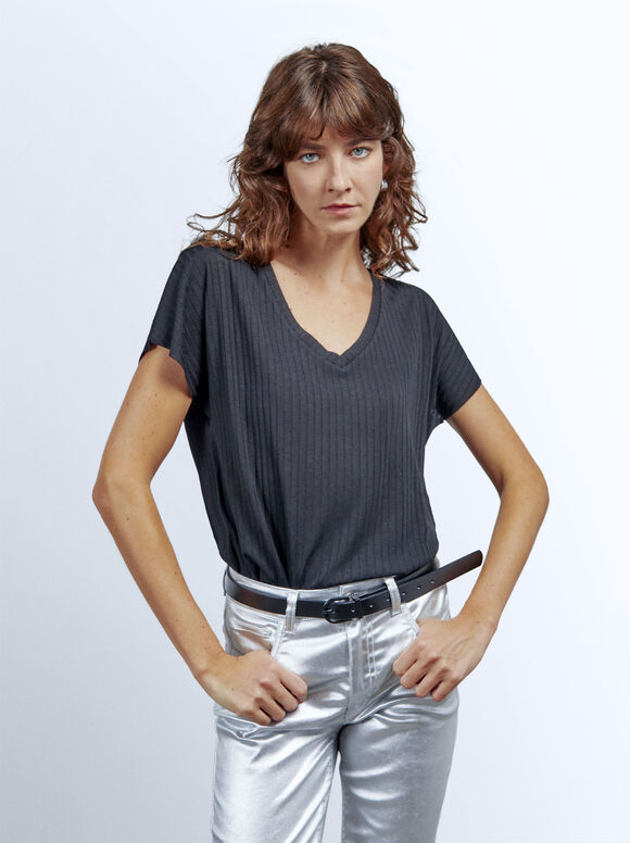 Camiseta feita com materiais reciclados - Preta