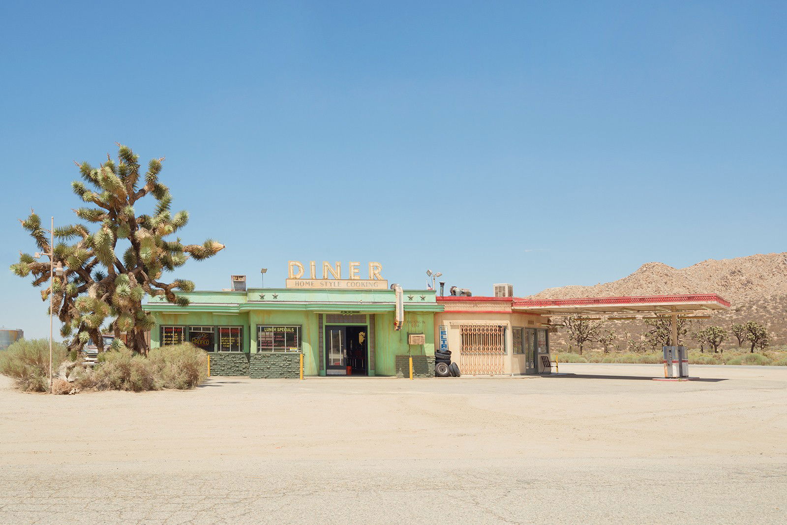 Diner by Sarah Johanna Eick - Limited Edition. Edition of: 150. Signed.