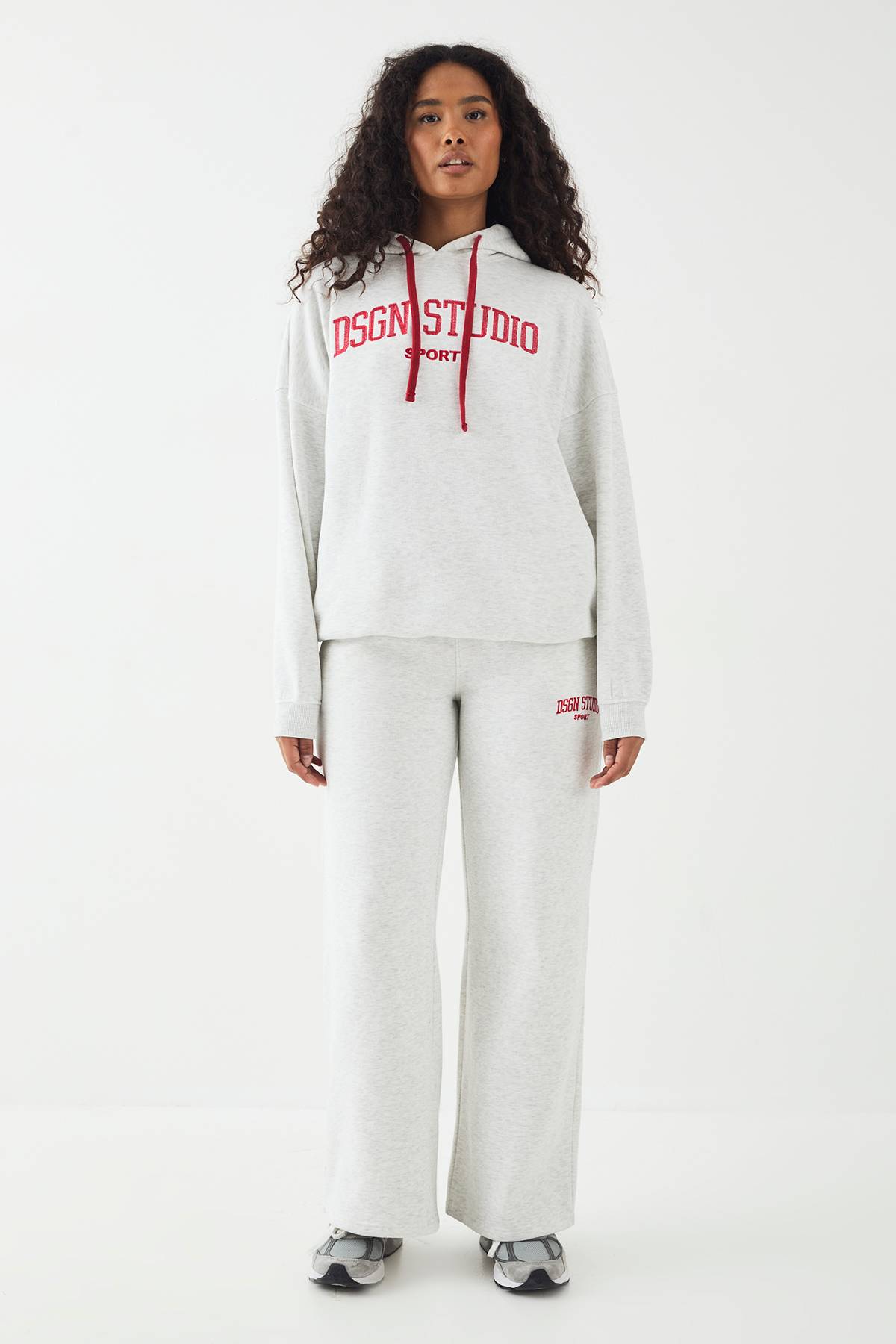 Sweat à Casynthétiqueche Brodé Oversize DSGN Studio