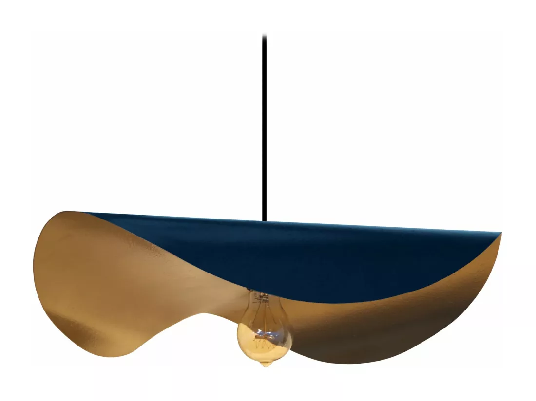 Suspension chapeau de dame métal bleu,doré 75 cm.