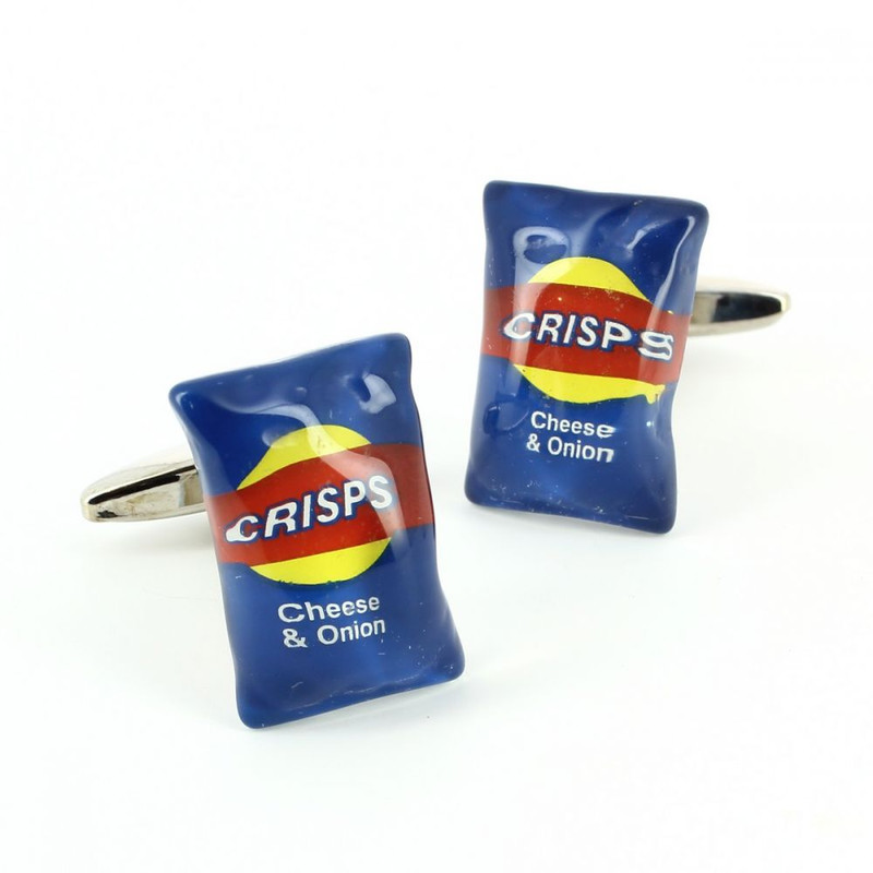 Boutons de manchette, paquet de chips bleu
