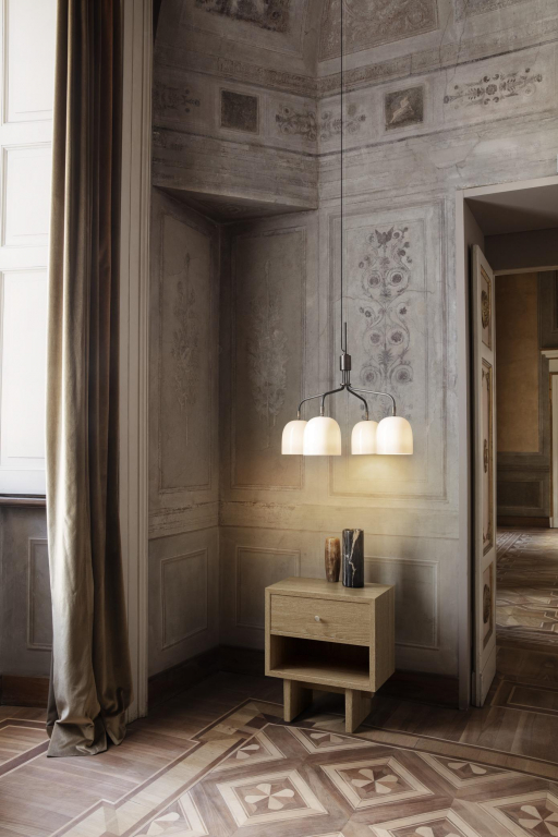 Gubi Howard kroonluchter 4 bone china