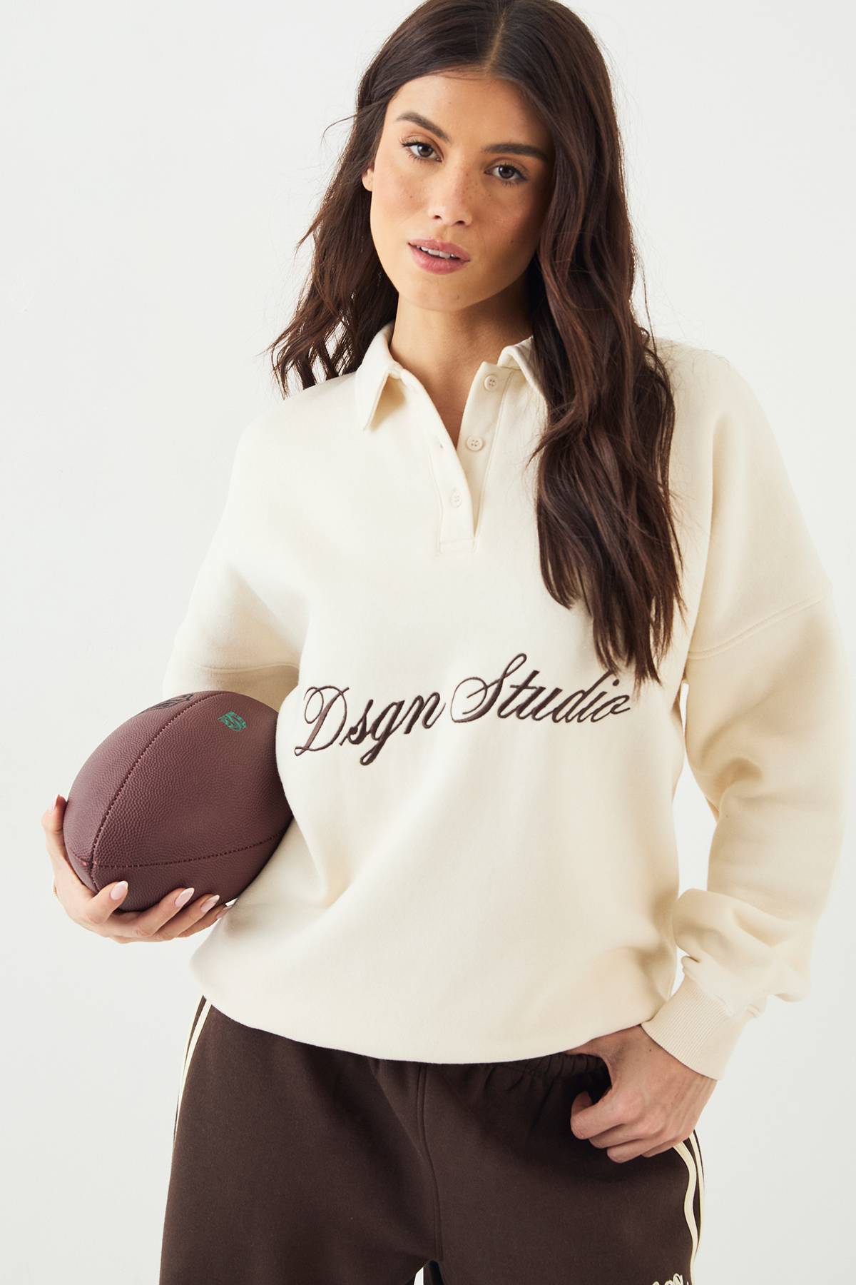 Sweatshirt à Col Rugby Script DSGN Studio