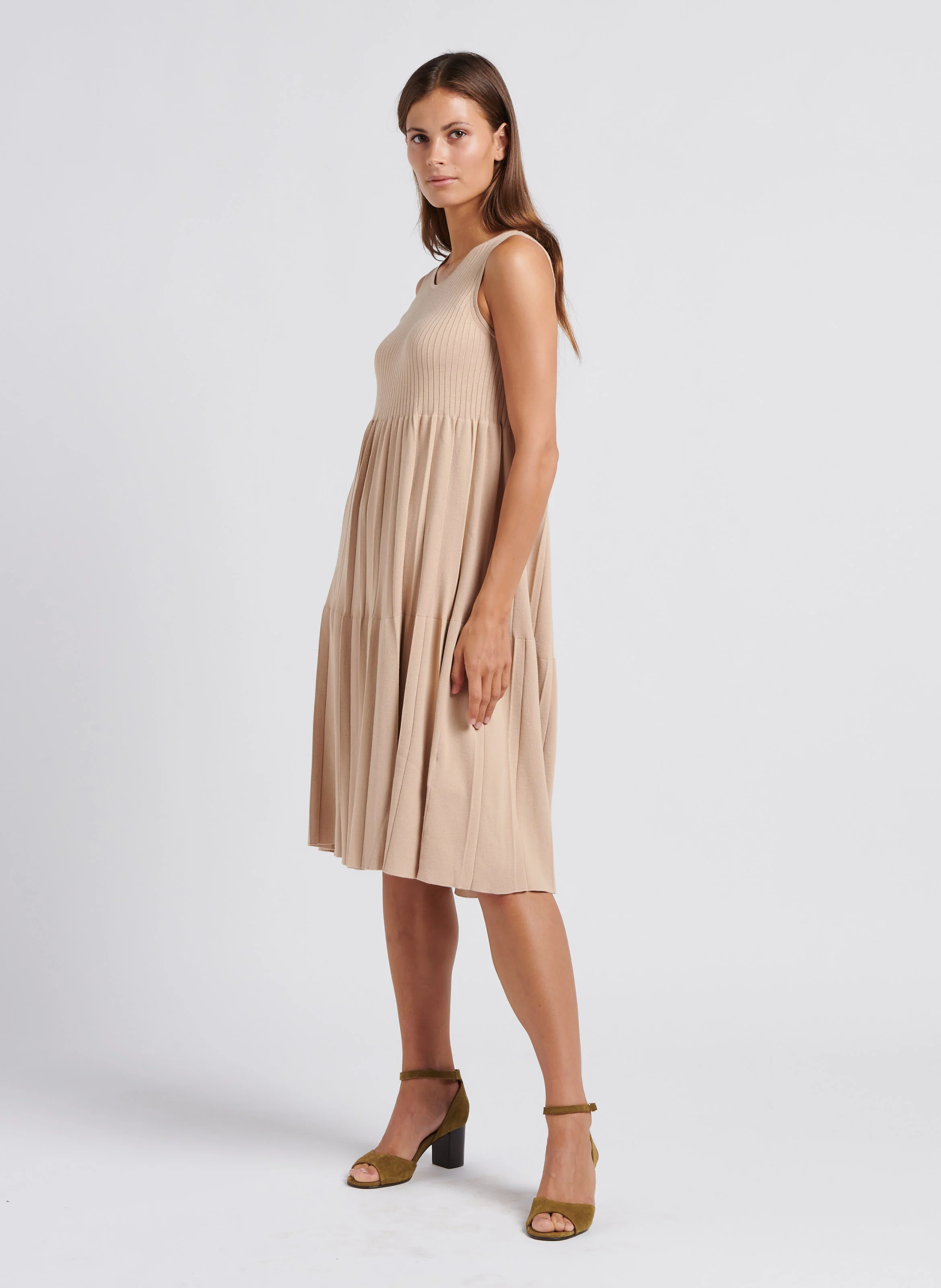 VANEZZA - Robe évasée à col rond| Beige