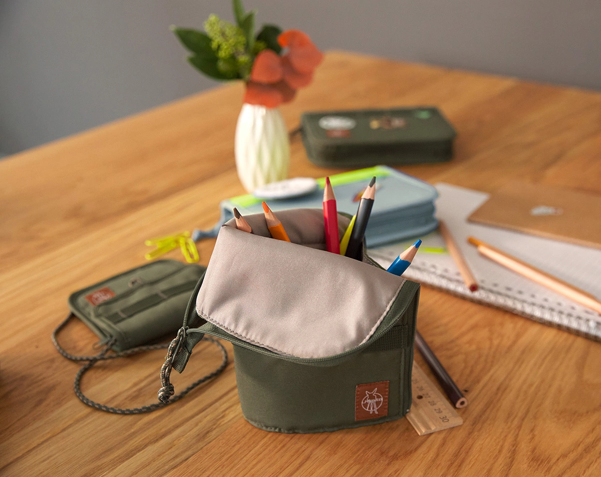 Schulranzen-Set UNIQUE (30x25x40) 9-teilig in olive