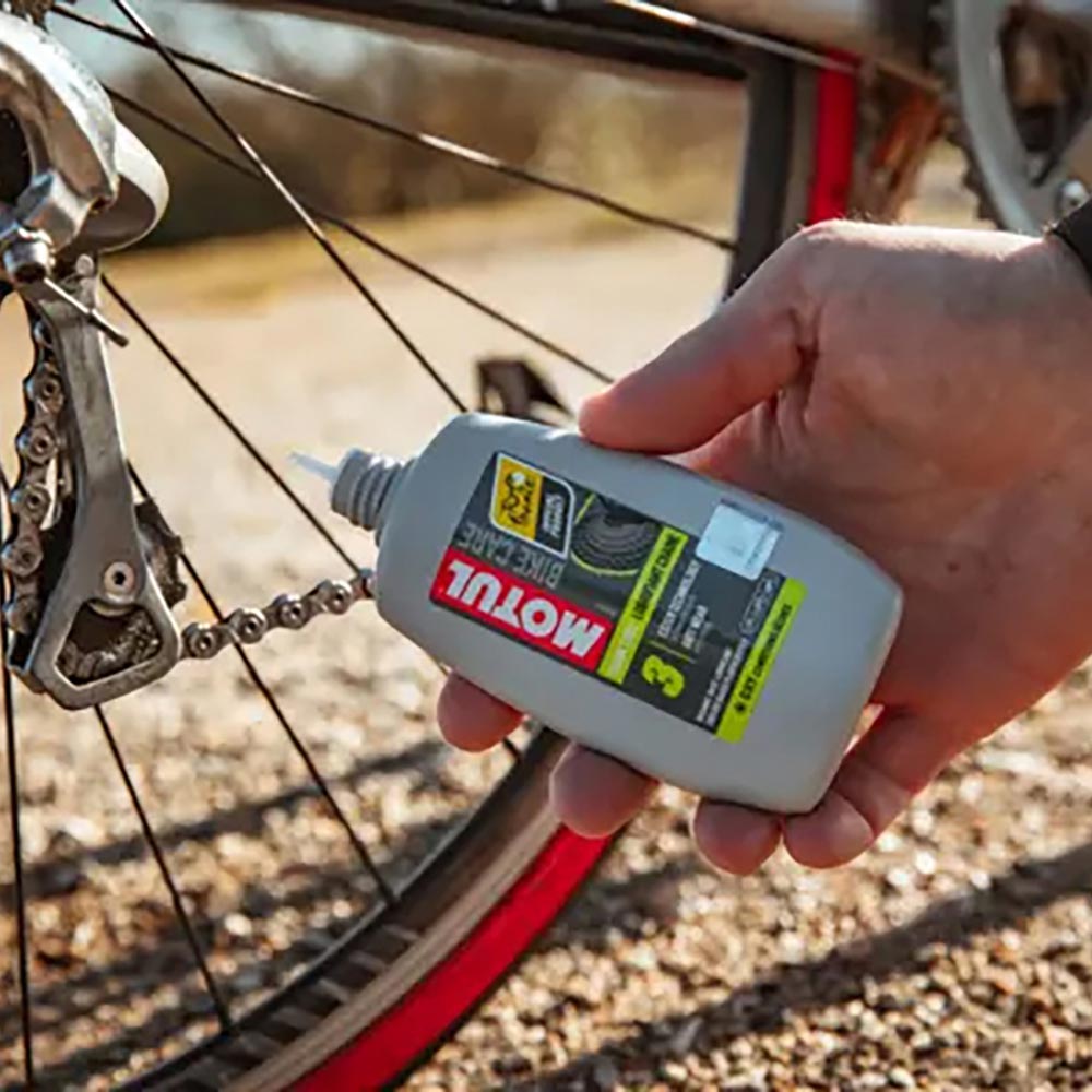 Motul - Lubrifiant chaîne Chain Lube Dry Bike Care 100 ml