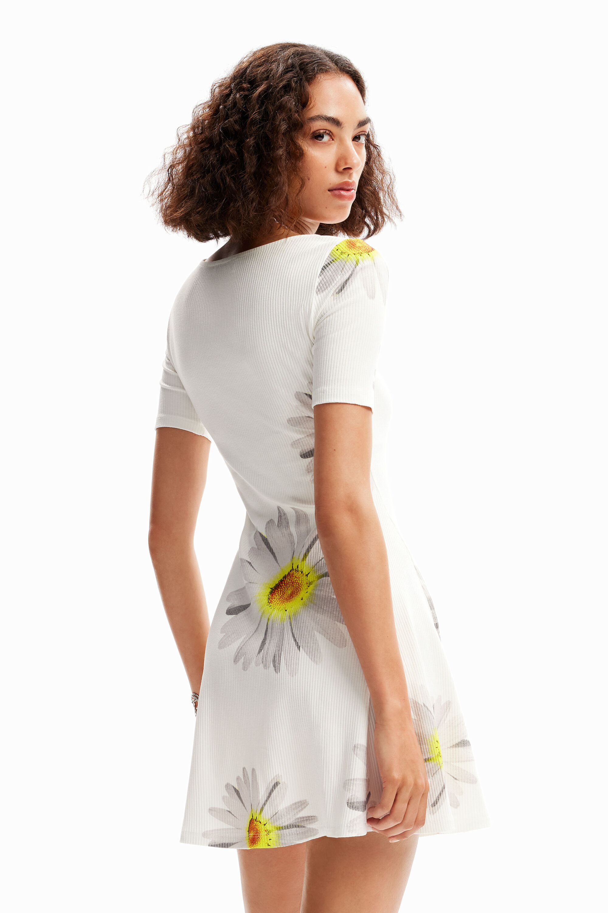 Robe courte marguerites M. Christian Lacroix