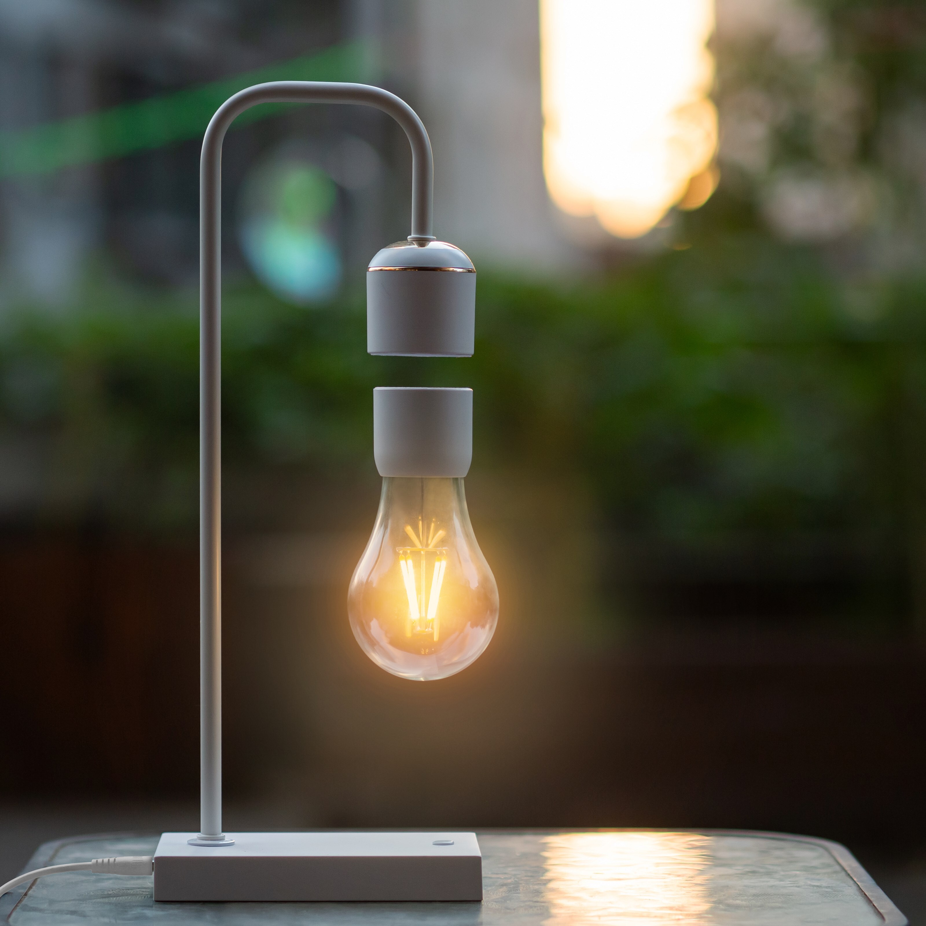 Cleverio Svevende bordlampe Hvit