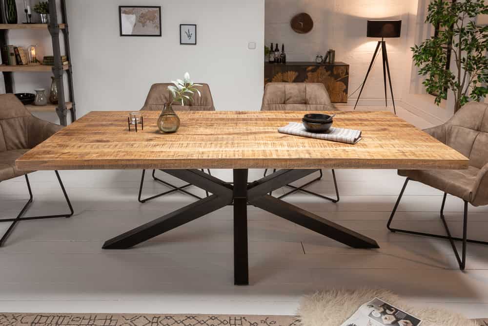 Massiver Industrial Esstisch GALAXIE 240cm natur Mangoholz schwarz Sterngestell