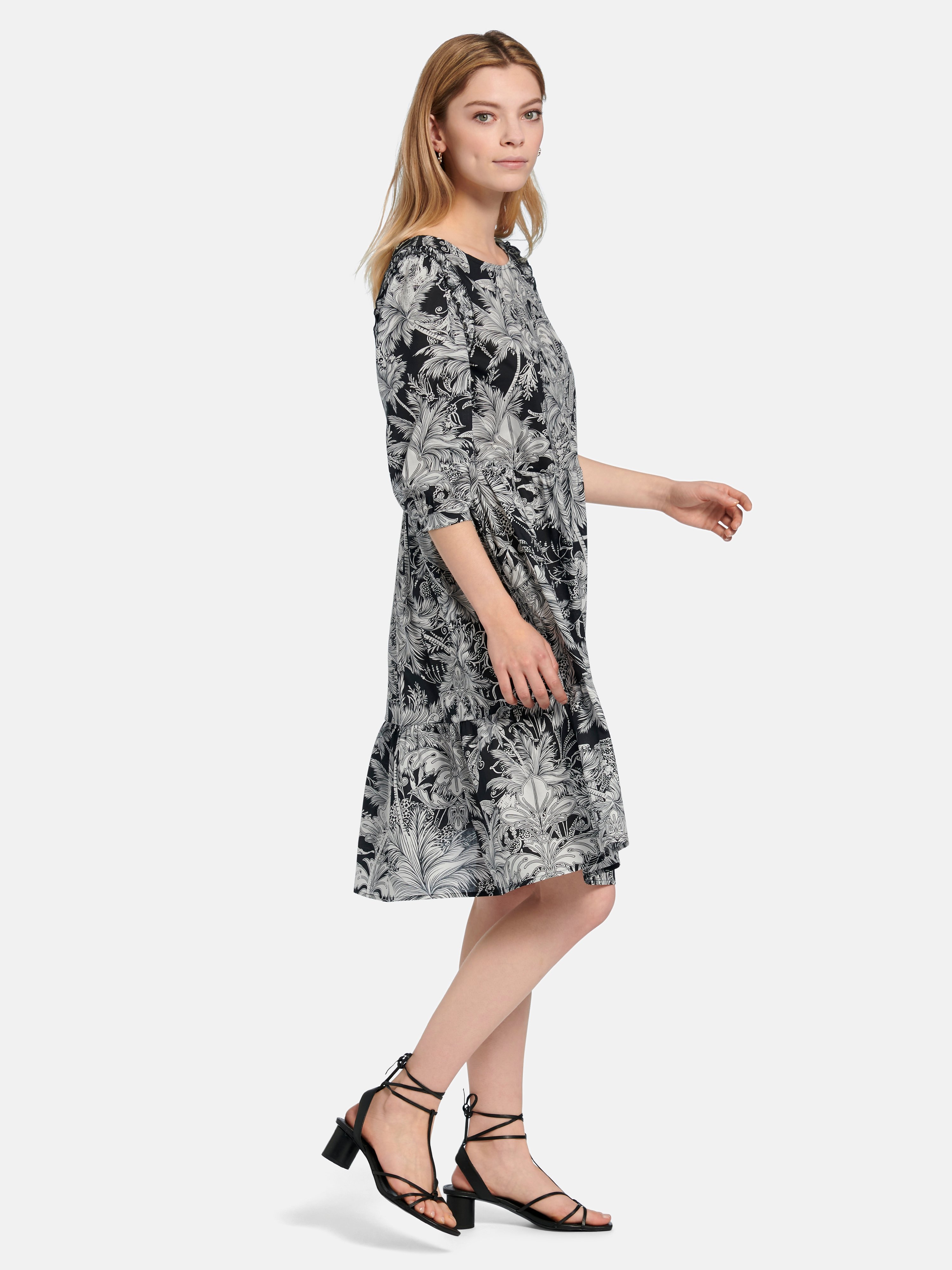 Kleid mit langem 1/2-Arm