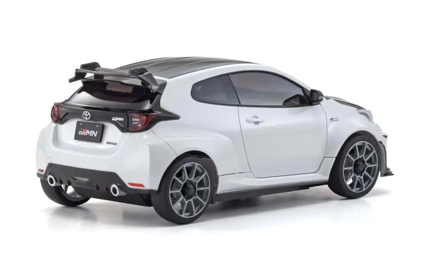 Mini-Z MA-020 Toyota GR Yaris Weiss, ARTR, 1:27<br>Mini-Z AWD Toyota GRMN Yaris Circut Package, Readyset