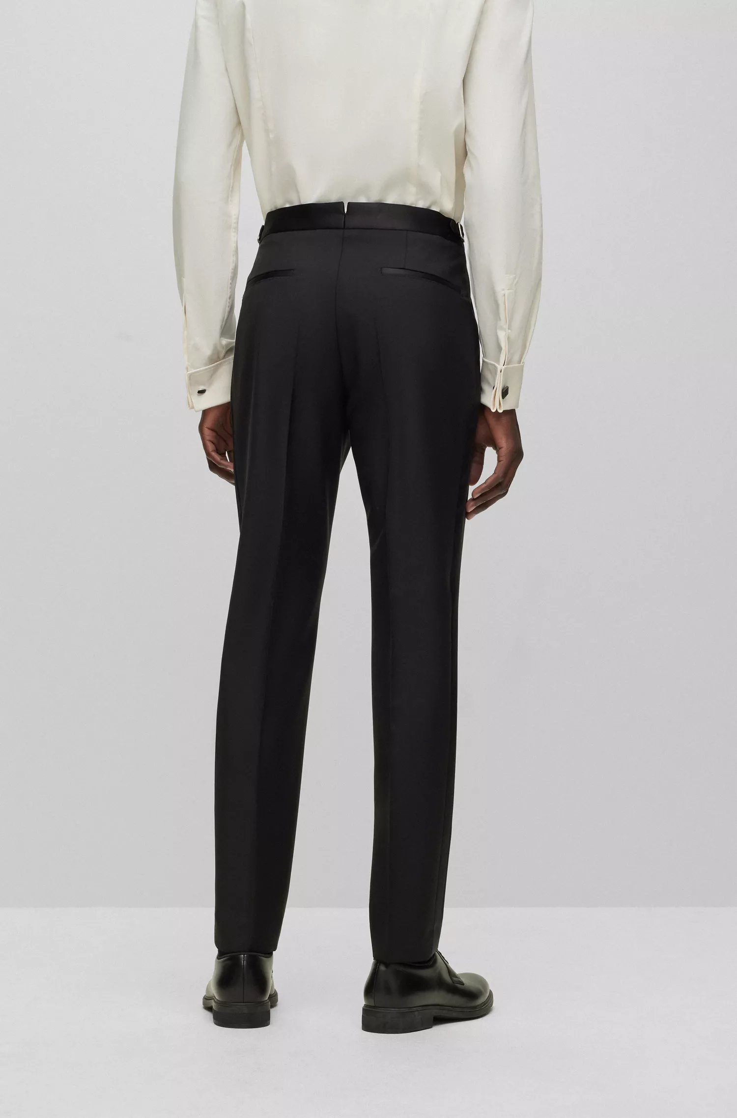 Calça BOSS Camel-Slim-fit em lã virgem e mohair