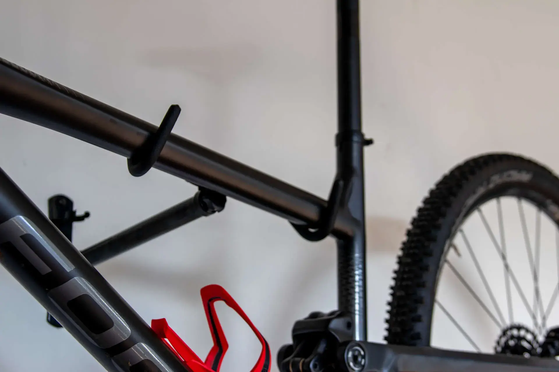 BBB Cycling WallMount BTL-93 Fietsophangbeugel Zwart