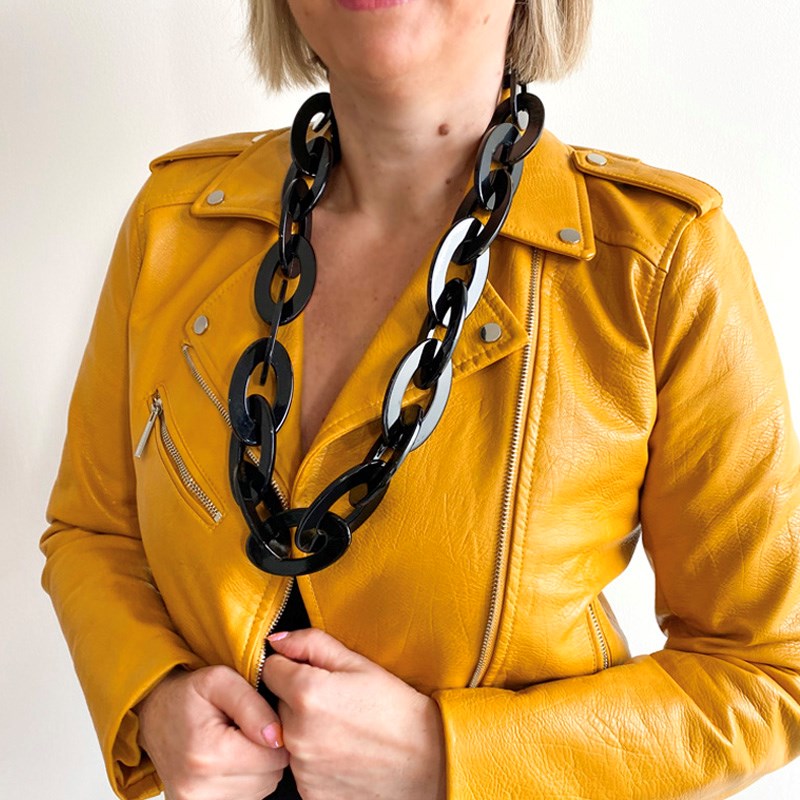 Collier long mailles noires