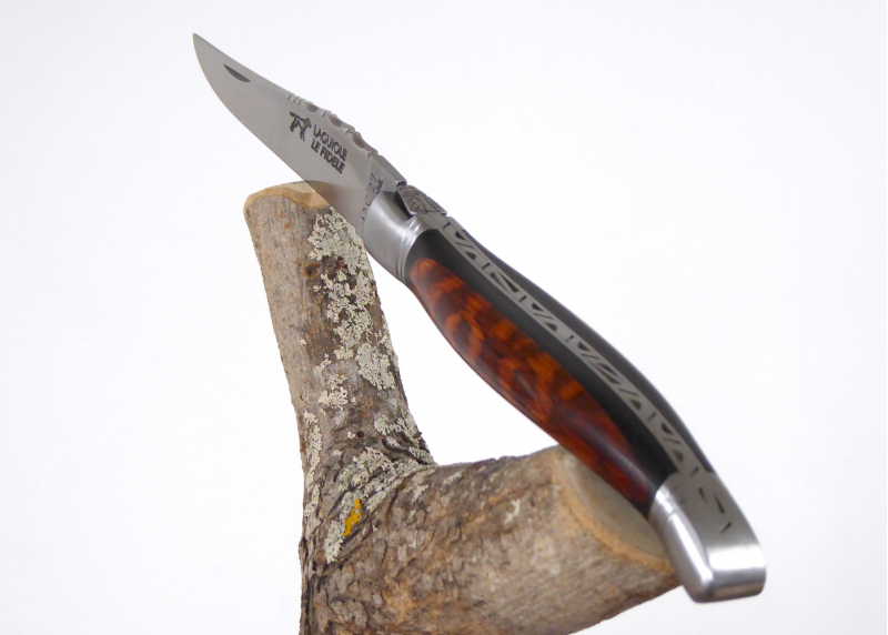 Couteau Laguiole bombé avec un manche en Ebène et Amourette et mitres inox