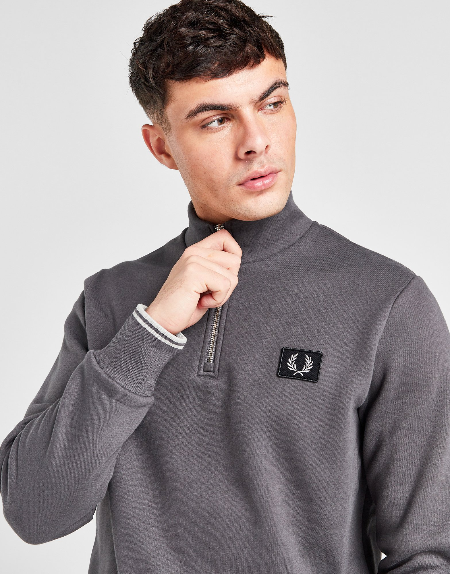 Fred Perry Sweatshirt Zippé 1/4 Badge Homme