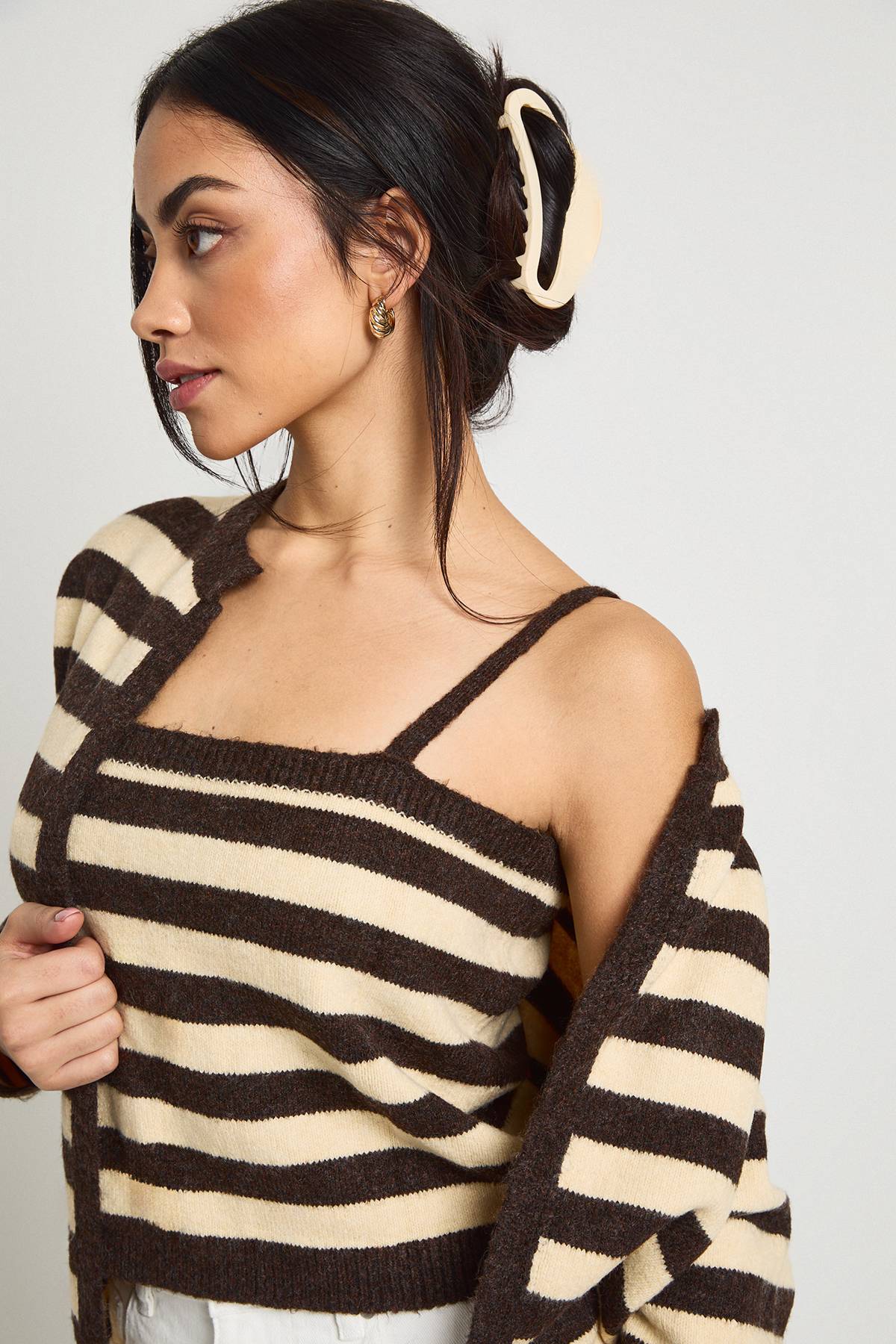 boohoo Super Soft Striped Knitted Boxy Fit Cardigan and Knitted Crop Top 2 Piece Set