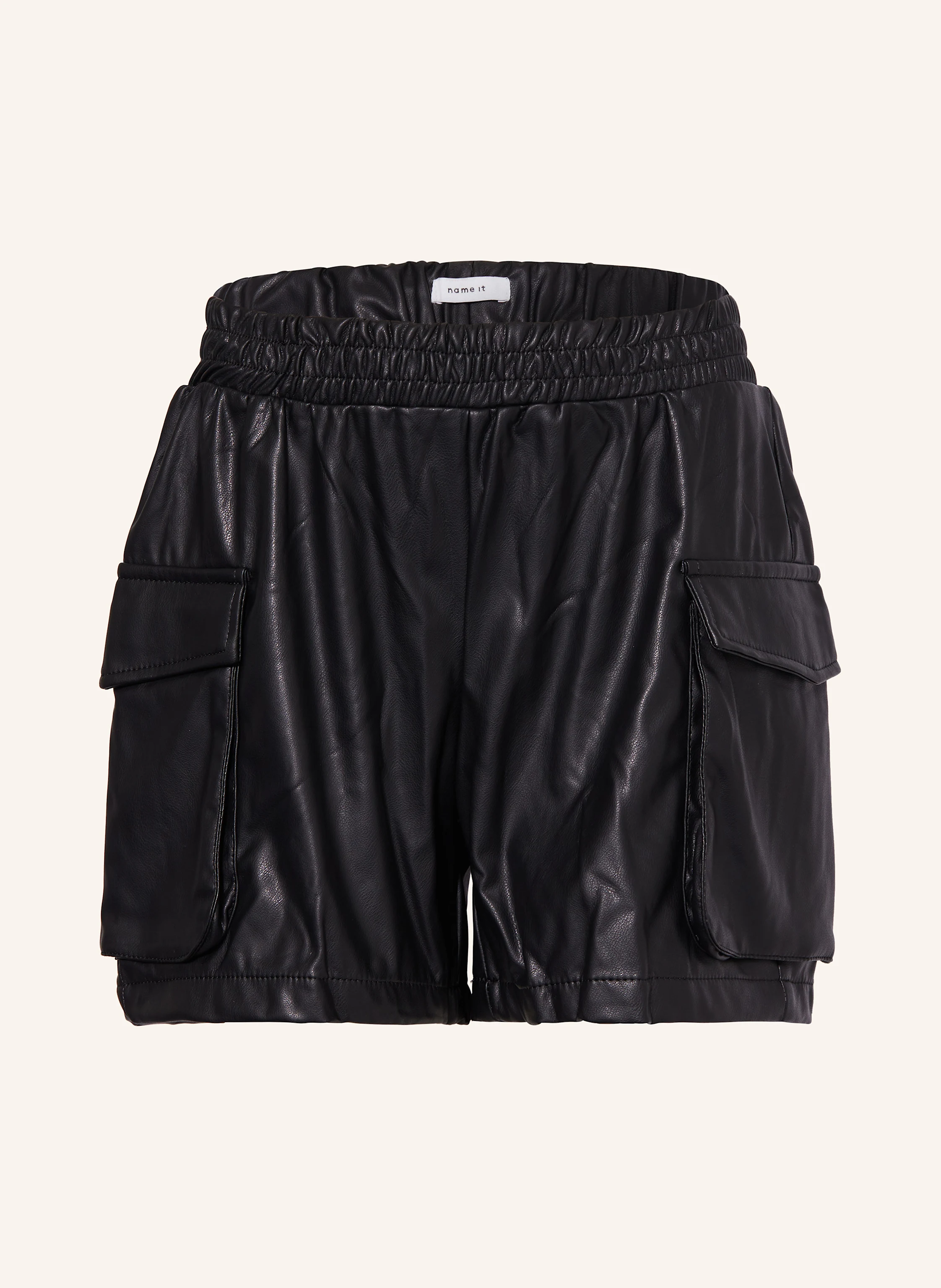 name it Cargoshorts in Lederoptik