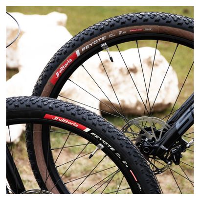 Pneu VTT Vittoria Peyote XC Race 29'' Tubeless Ready Souple Graphene Race Formulation Flancs Marrons
