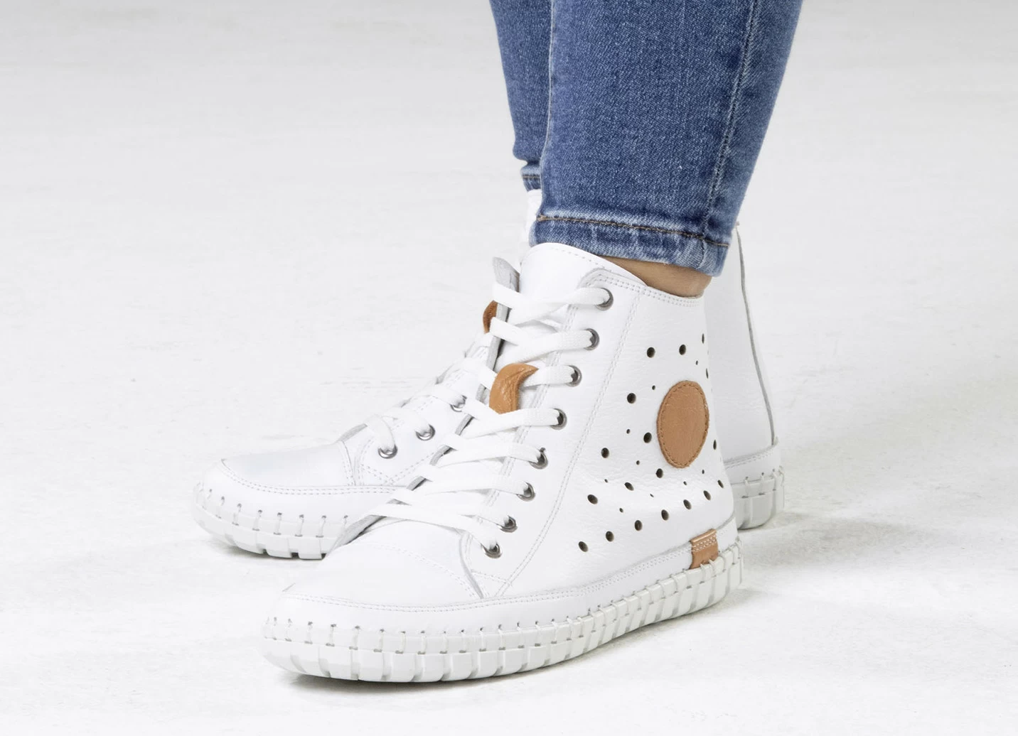 Gemini Schnür-Bootie mit luftiger Perforation und Lederapplikation