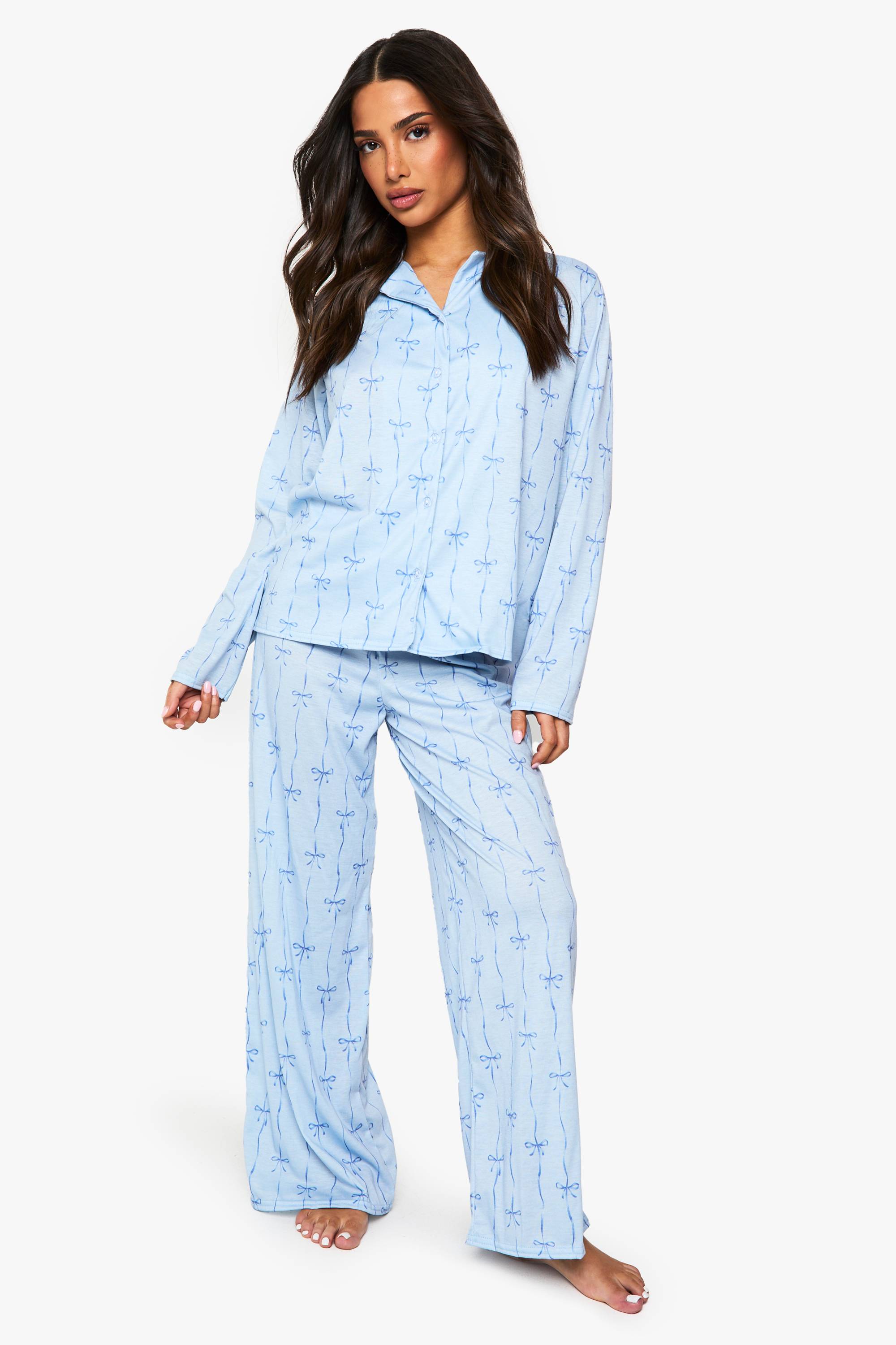 boohoo Petite Pyjama Ensemble Chemise à Manches Longues & Pantalon à Motif Noeud