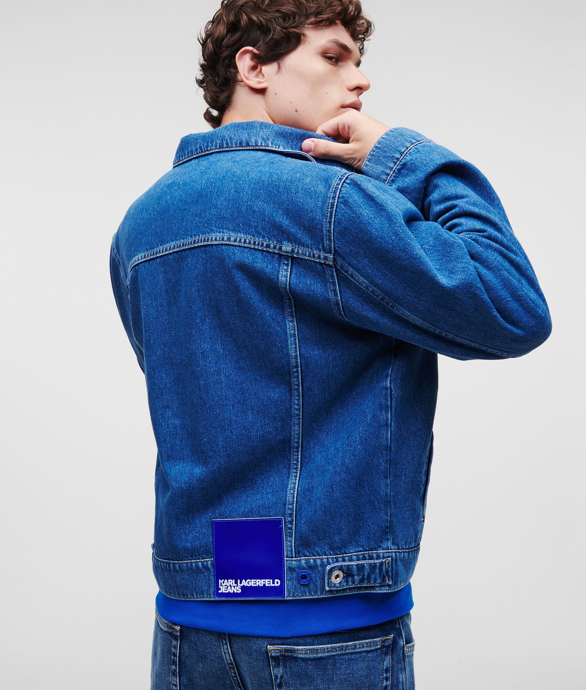 VESTE EN JEAN COUPE DROITE KLJ