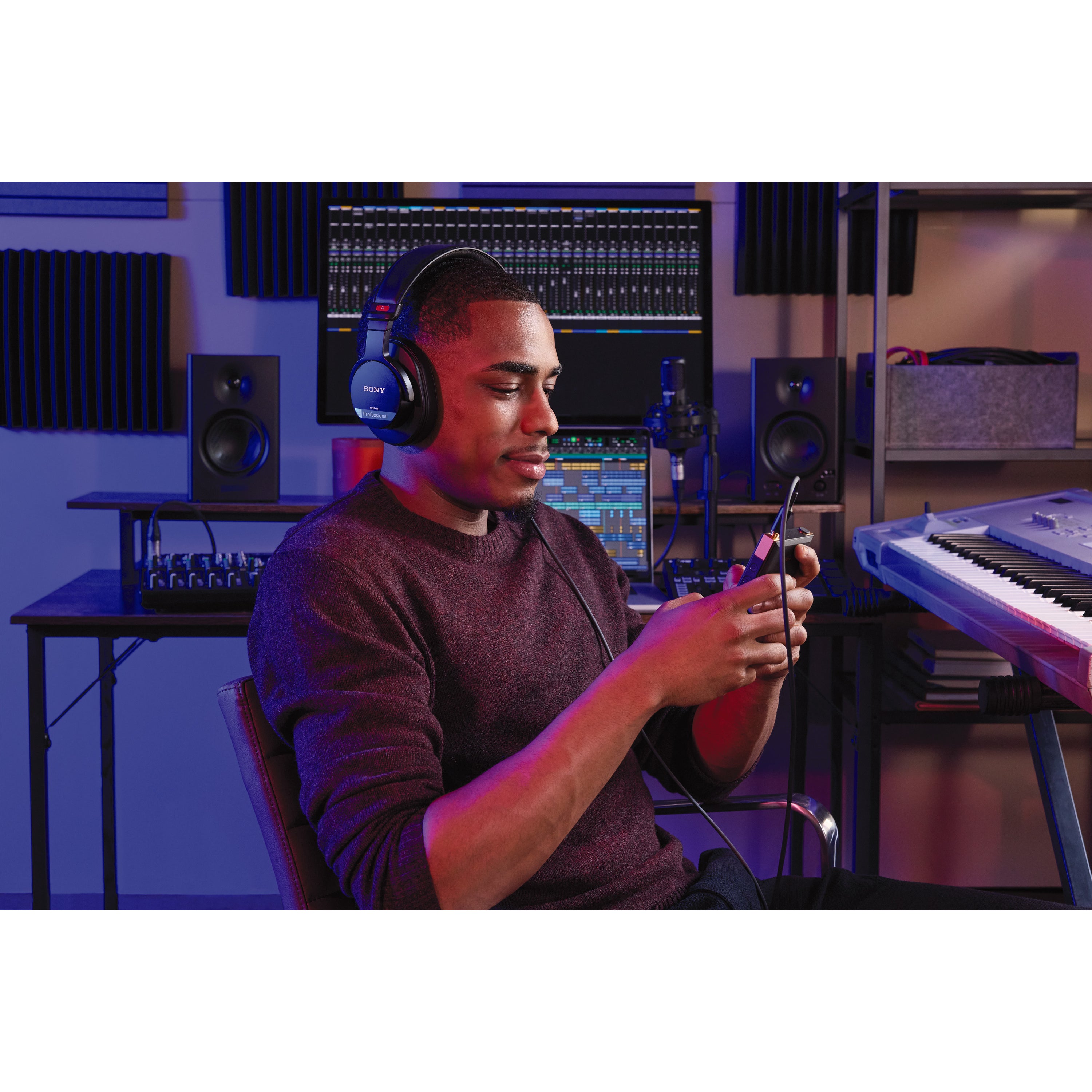 Sony MDR-M1 gesloten studio hoofdtelefoon