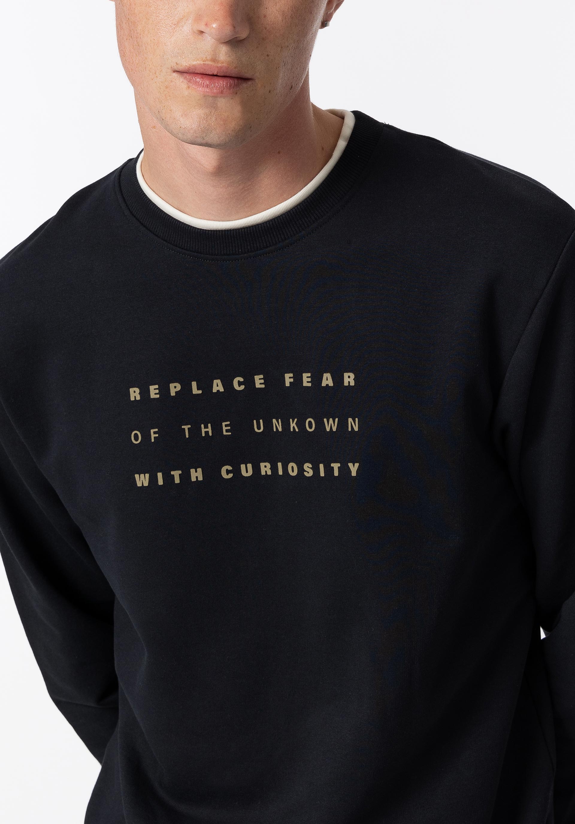 Sweatshirt Texto com Relevo