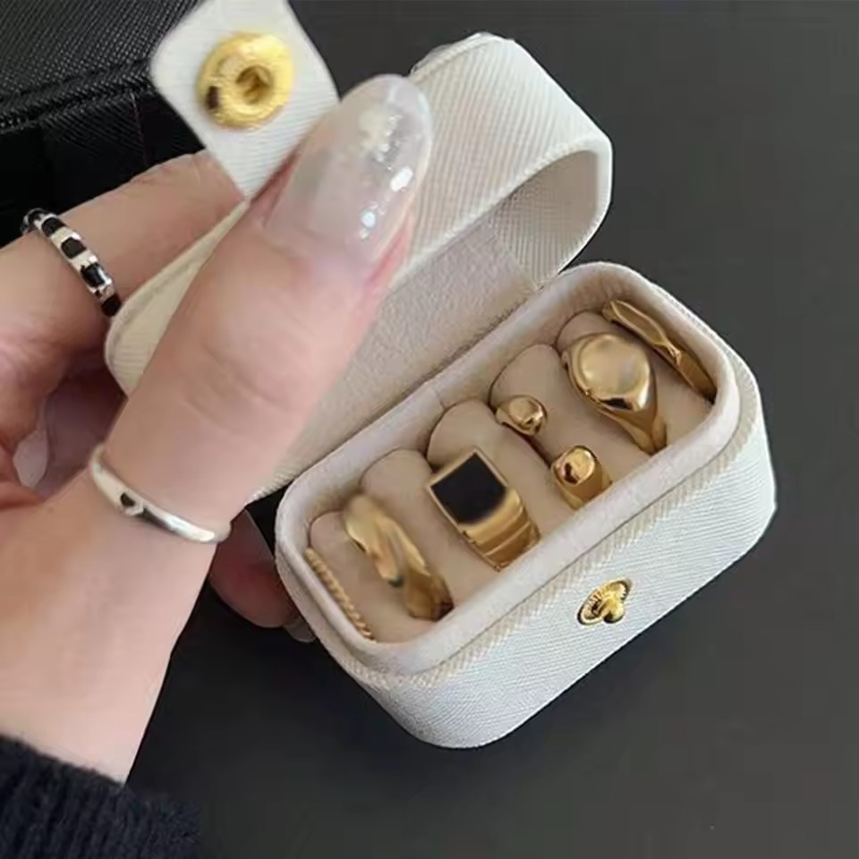 Mini Leder Schmuckschatulle Reise Aufbewahrungsbox Organizer für Ringe / Ohrringe - Beige