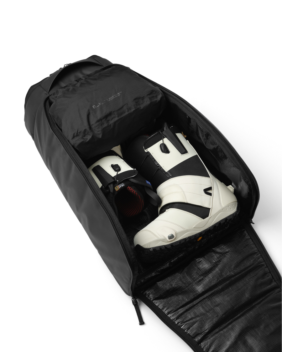 Hugger Bootpack 45L Black Out