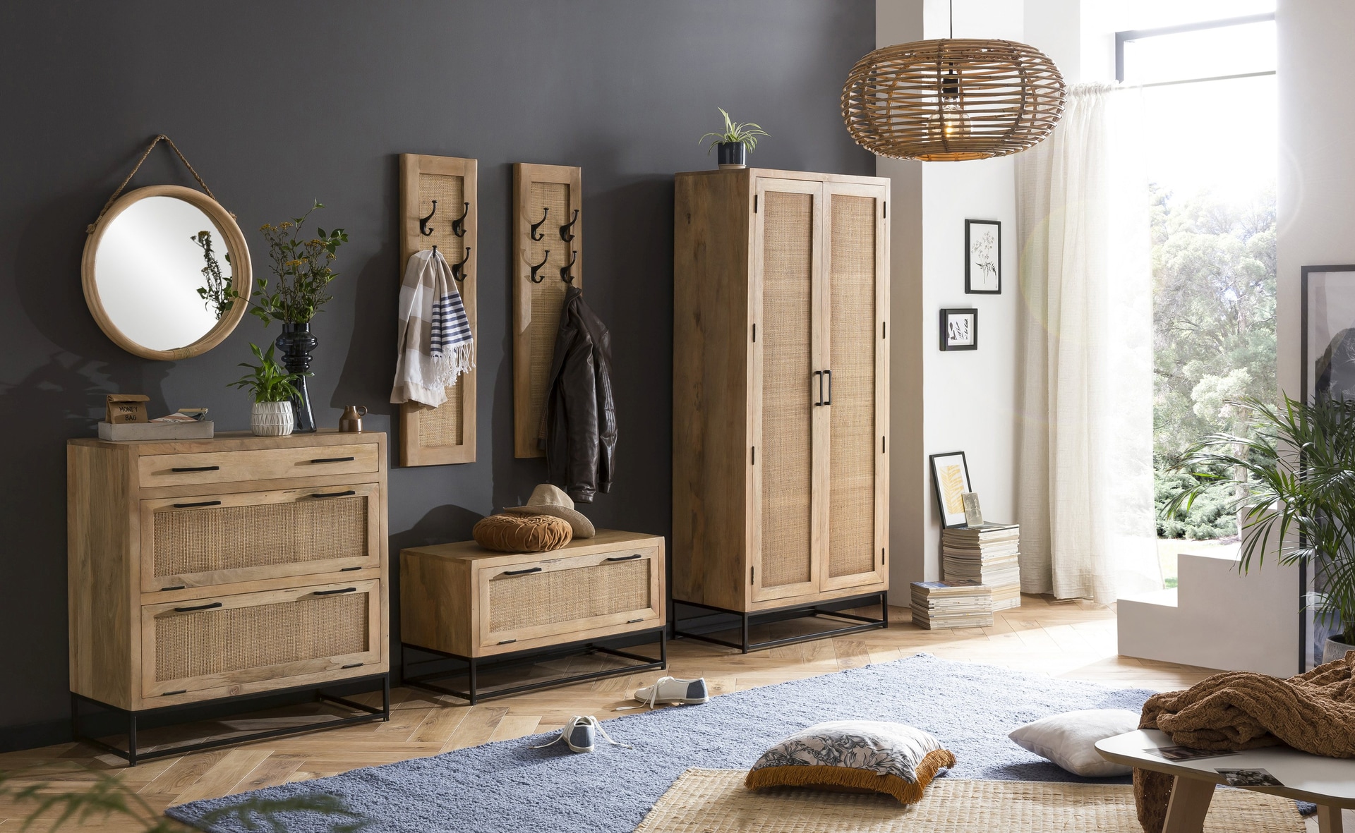 Garderobenschrank 80 x 180 cm Mango lackiert mit Rattan-Front