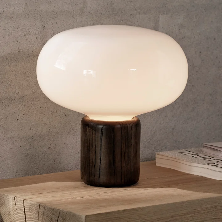 New Works - Karl-Johan Tischleuchte, Eiche geräuchert / Opalglas