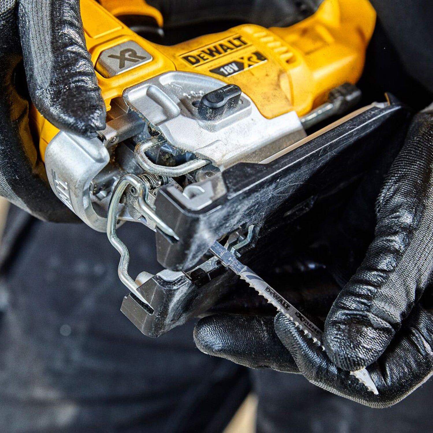 DeWALT DCS334P2 Accu decoupeerzaag 18V XR 5.0Ah in TSTAK