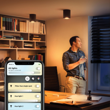 Philips Hue opbouwspot Pillar zwart - warm tot koelwit licht 5W -1 spot met dimmer switch