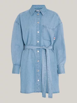 Vestido camisa com cinto e bordado de logotipo em jeans